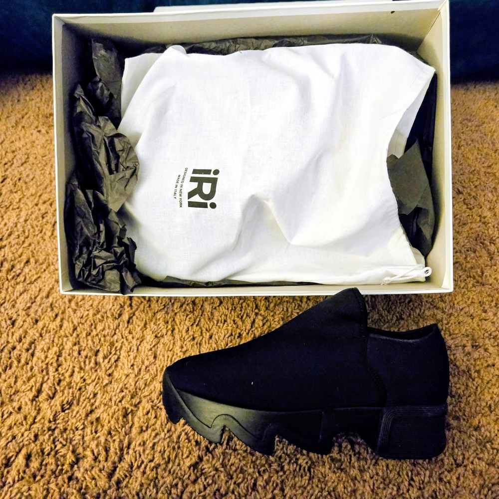 iRi Slip-On - Size 36.5 (6.5)